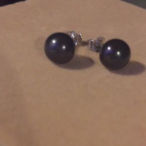 Authentic Genuine black pearl earrings🌊🌊🌊🌊